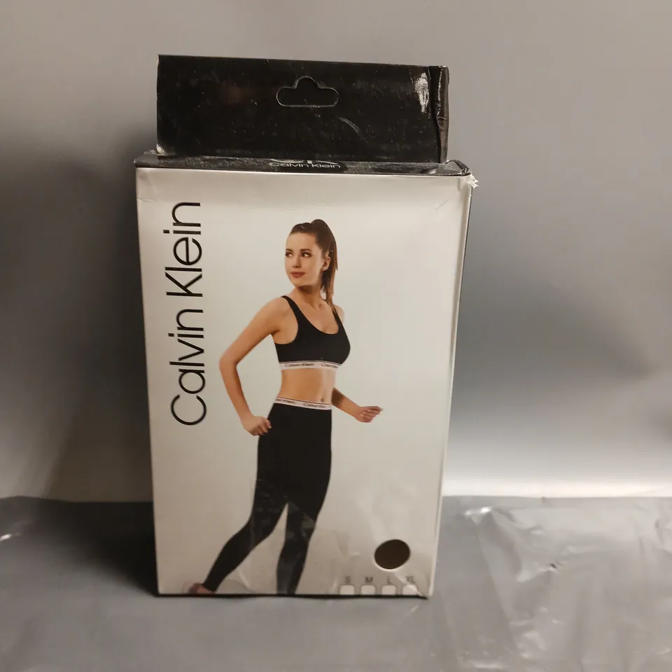 BOXED CALVIN KLEIN LADIES CROP TOP AND LEGGINGS SET WHITE SIZE M