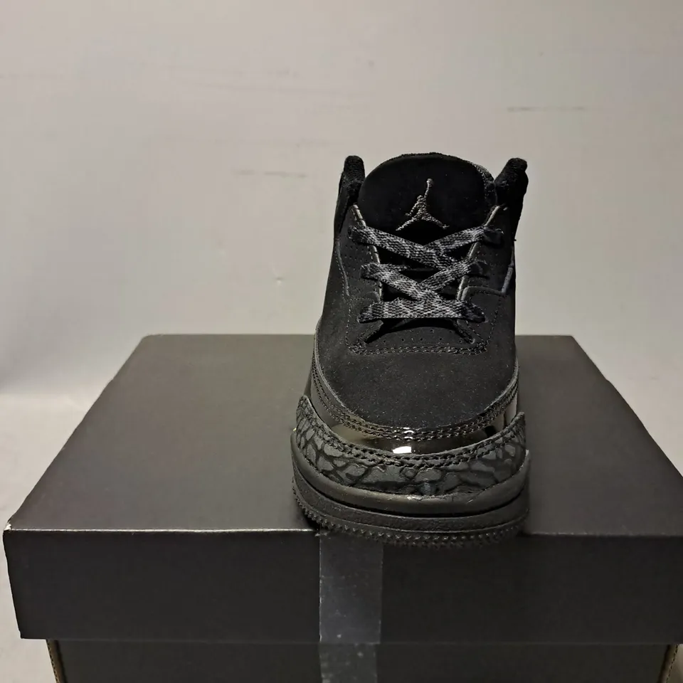 BOXED JORDAN 3 RETRO KIDS TRAINERS - UK 8.5 KIDS