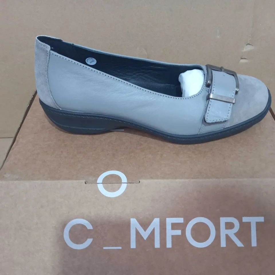 BOXED PAIR OF HOTTER SLIP ON SHOES IN GREY UK SIZE 5.5