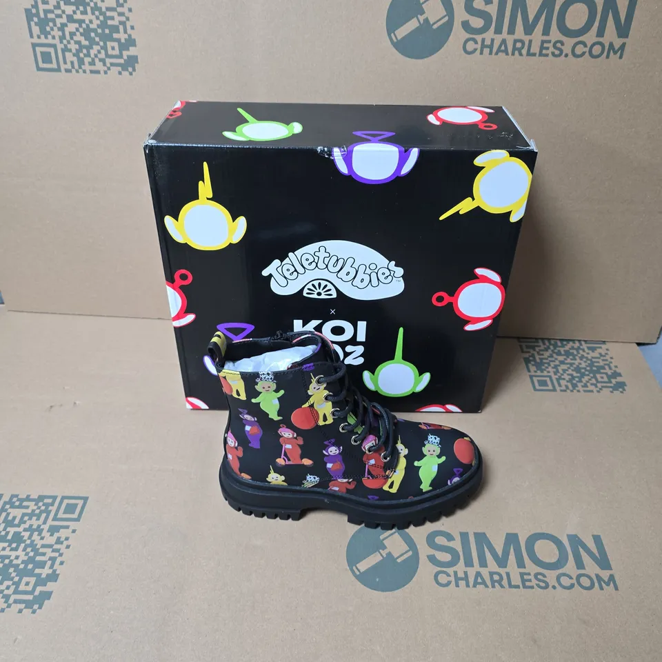 BOXED KOI KIDZ TELETUBBIES SUPERDOME KIDZ BOOTS BLACK SIZE UK 1 