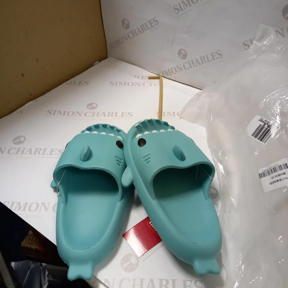 LATE TIME BLUE SHARK SLIDERS- SIZE: 38,39