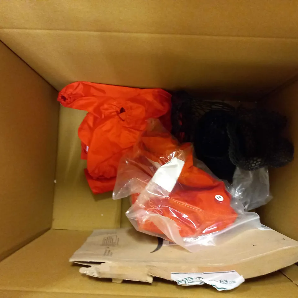 BOX OF APPROX 5 HOUSEHOLD ITEMS TO INCLUDE TEALIGHT HOLDER, MDESIGN STORAGE BOX, MICHELLE KEEGAN TROUSERS
