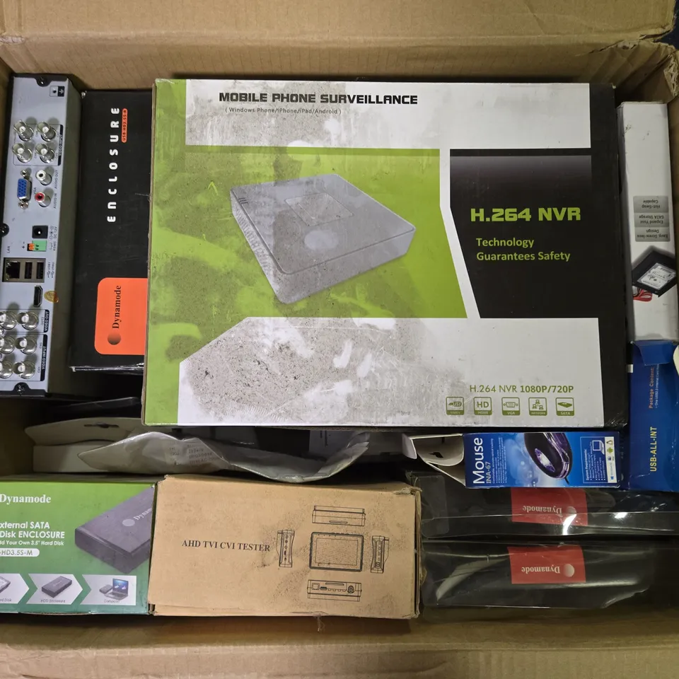 APPROXIMATELY 12 ASSORTED ITEMS TO INCLUDE H.264 NVR, BLUETOOTH HEADSET, 3.5" DUAL DRIVE BAY MOUNTING CHASSIS, ETC
