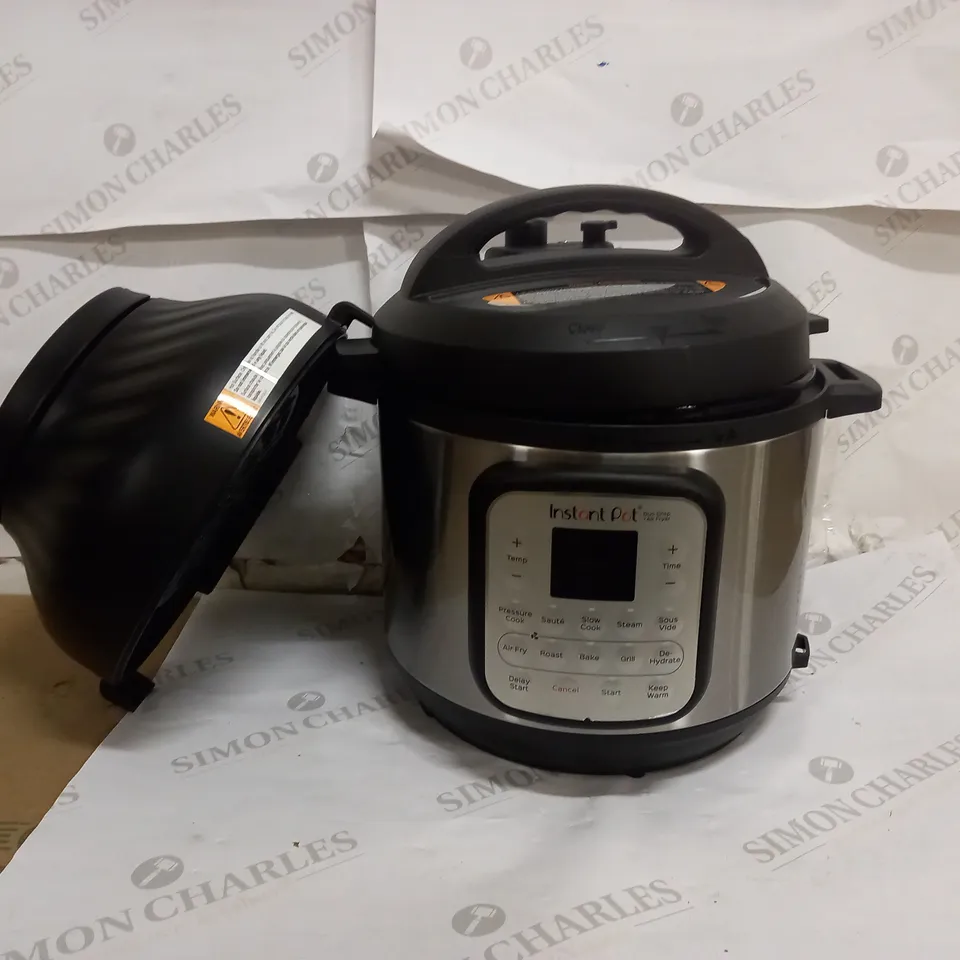 INSTANT POT DUO CRISP AIR FRYER MULTICOOKER