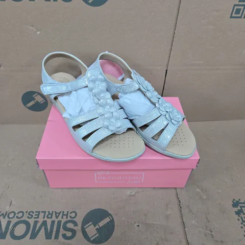 DR LIGHTFOOT AMELIA SILVER SANDALS – UK 7 