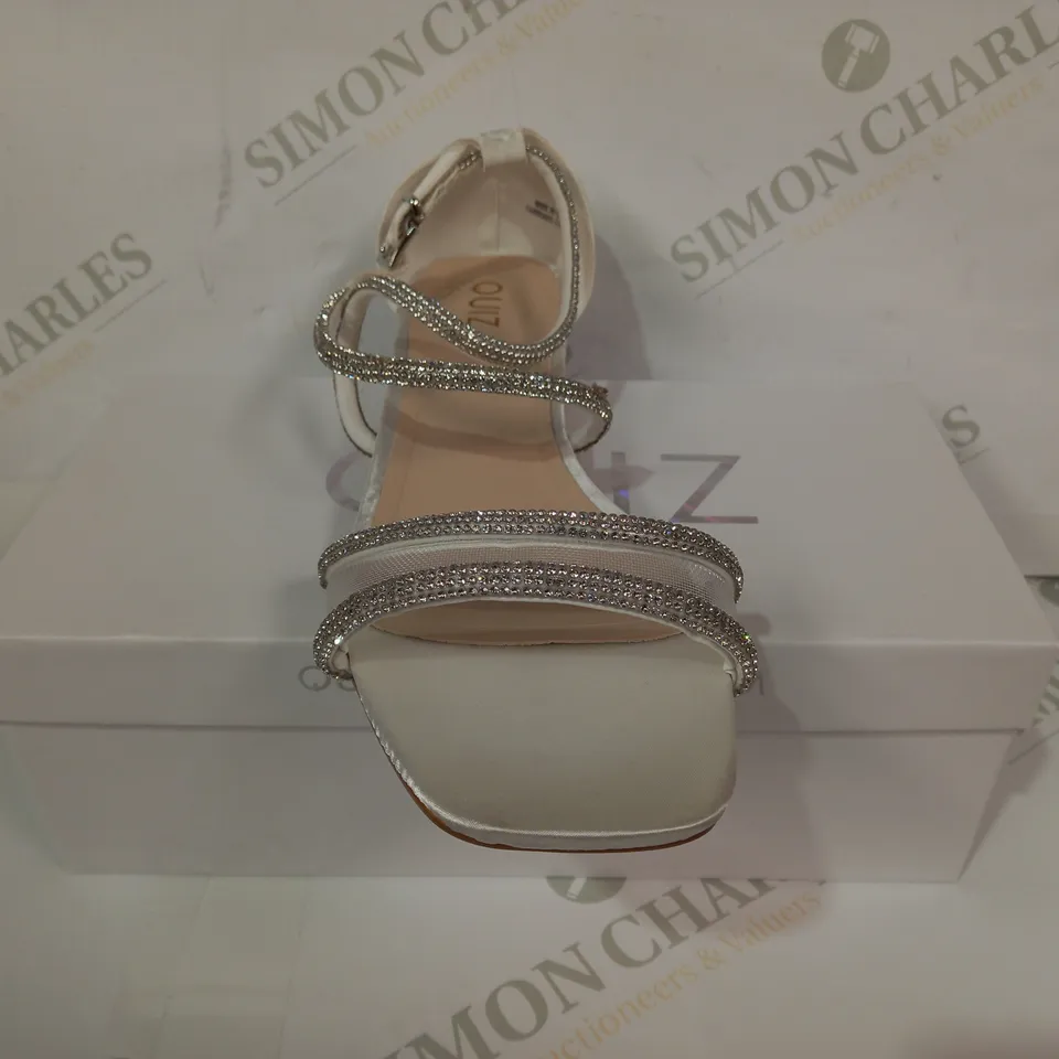BOXED PAIR OF QUIZ OPEN TOE STRAPPY SANDALS IN SATIN WHITE W. JEWEL EFFECT EU SIZE 40