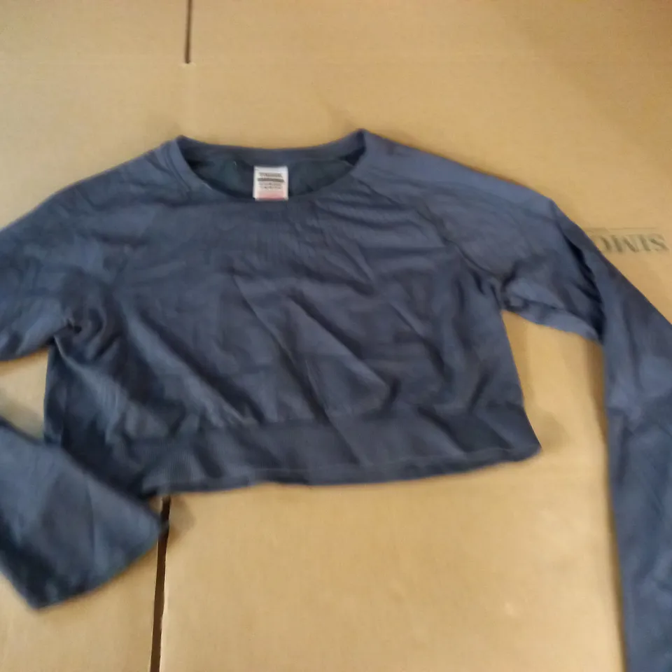 GYMSHARK GREY CROPPED TRAINING TOP - L