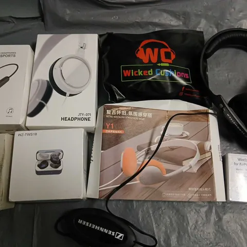 LOT OF 8 ASSORTED AUDIO ITEMS TO INCLUDE SPORTS EARPHONES AND TWS EARBUDS