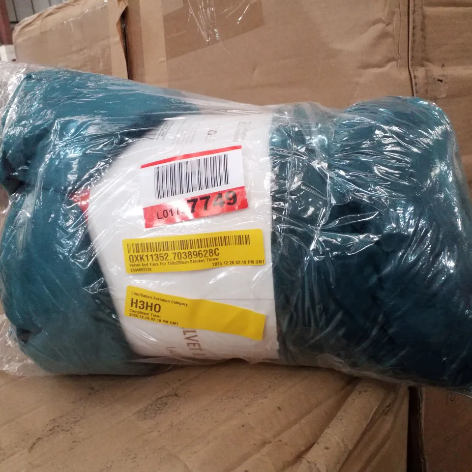 CATHERINE LANSFIELD VELVET AND FAUX FUR THROW. 