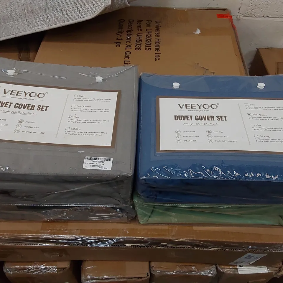 LOT OF 4X BRAND NEW BAGGED VEEYOO DUVET COVER SETS - ASSORTED COLOURS, SIZES UNSPECIFIED (4 ITEMS)