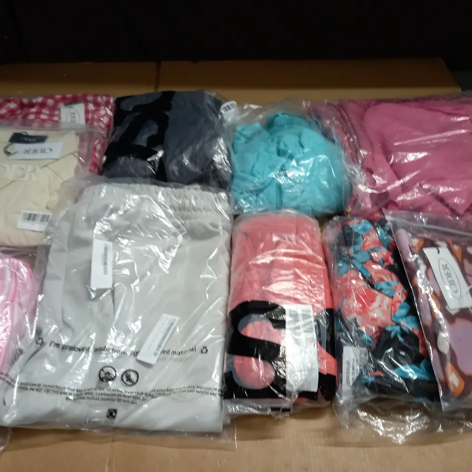 LARGE QUANTITY OF ASSORTED BAGGED CLOTHING ITEMS TO INCLUDE CIDER, AND ASOS