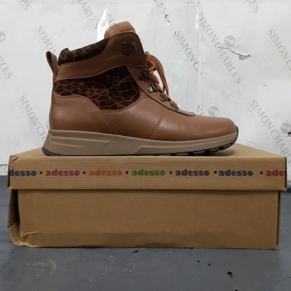 BOXED PAIR OF ADESSO ANKLE BOOTS IN TAN/LEOPARD PRINT SIZE 7