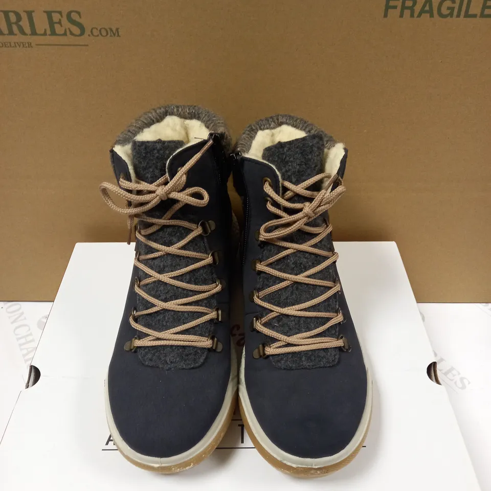 RIEKER LACE BOOT NAVY SIZE 5
