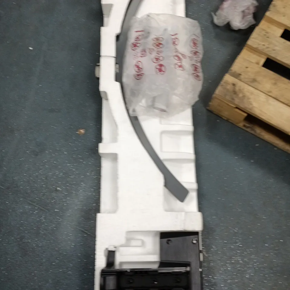 LG 55QNED8130A 55-INCH TELEVISION – REMOTE & MAINS LEAD INCLUDED SCREEN DAMAGED