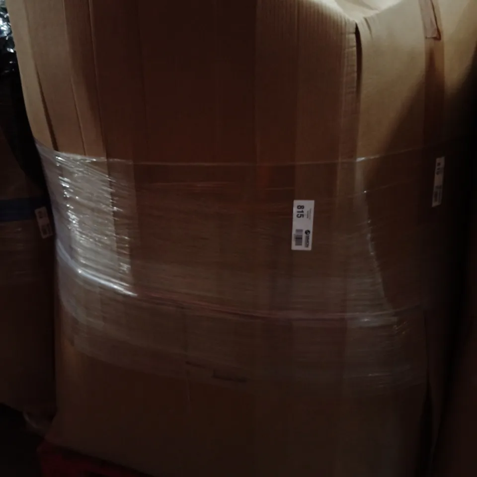 PALLET CONTAINING A LARGE QUANTITY OF HOSES