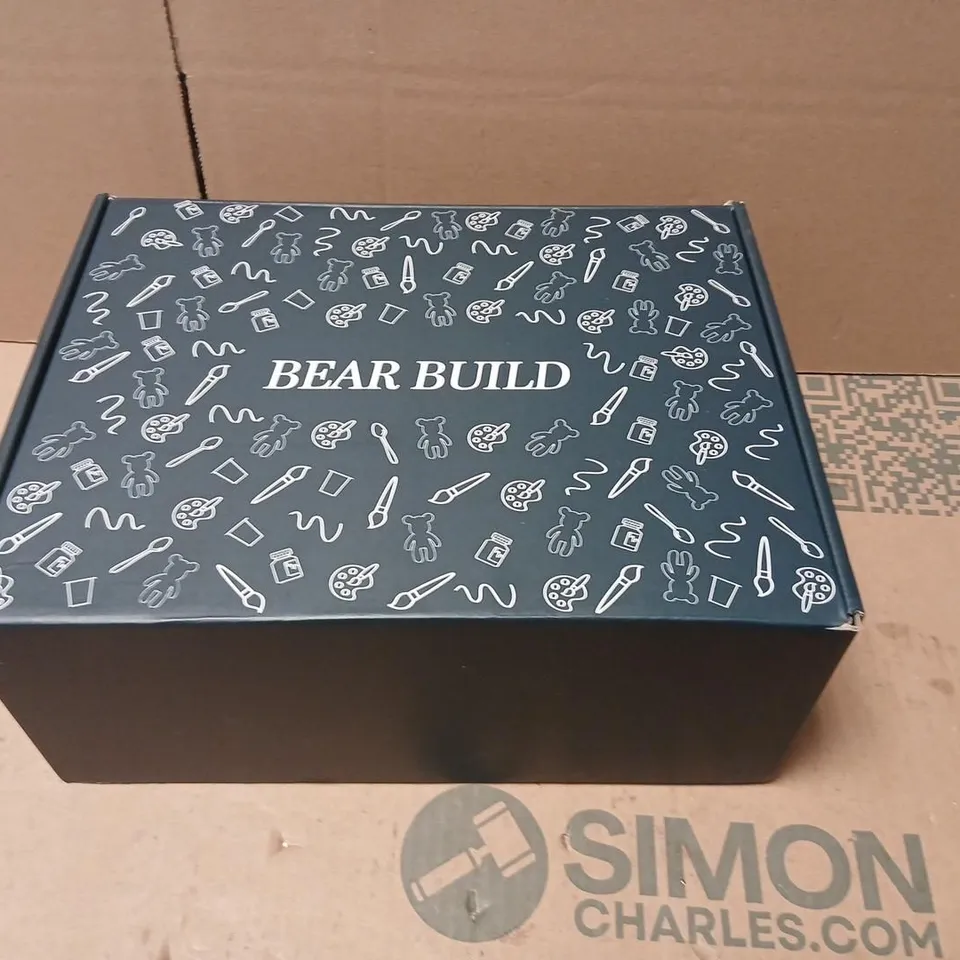 BEAR BUILD DIY FIGURE KIT – 2 UNPAINTED FIGURES WITH ACCESSORIES