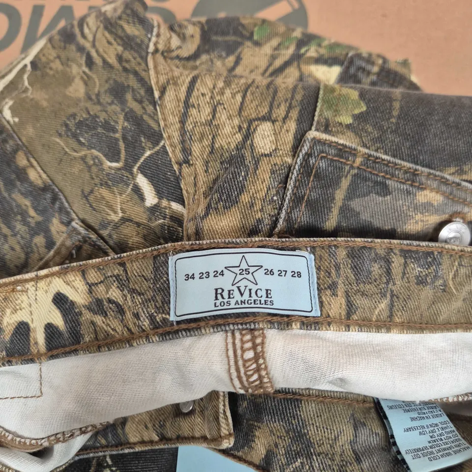 REVICE LOS ANGELES CAMOUFLAGE CARGO TROUSERS SIZE 25