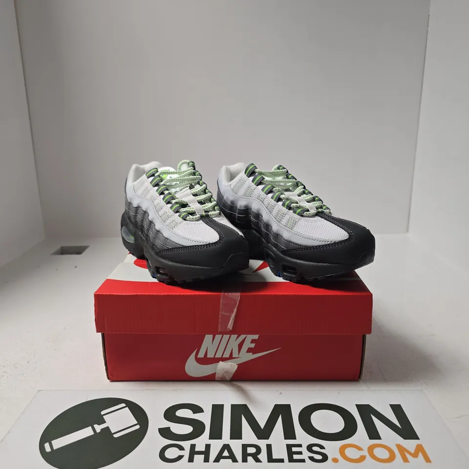BOXED PAIR OF NIKE AIR MAX 95'S SIZE UK 3