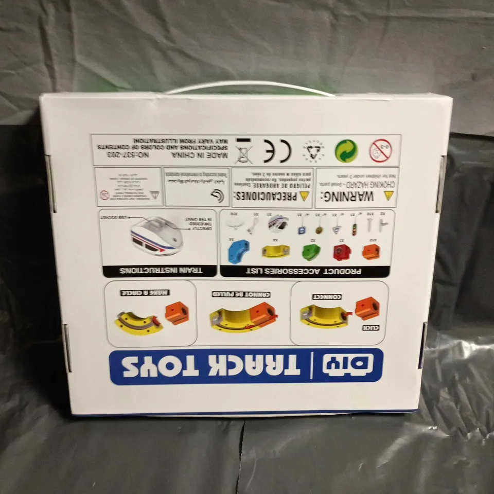 XTKM CUBE TRACK DIY BUILDING TOY SET – 51 PIECES (AGES 3+)