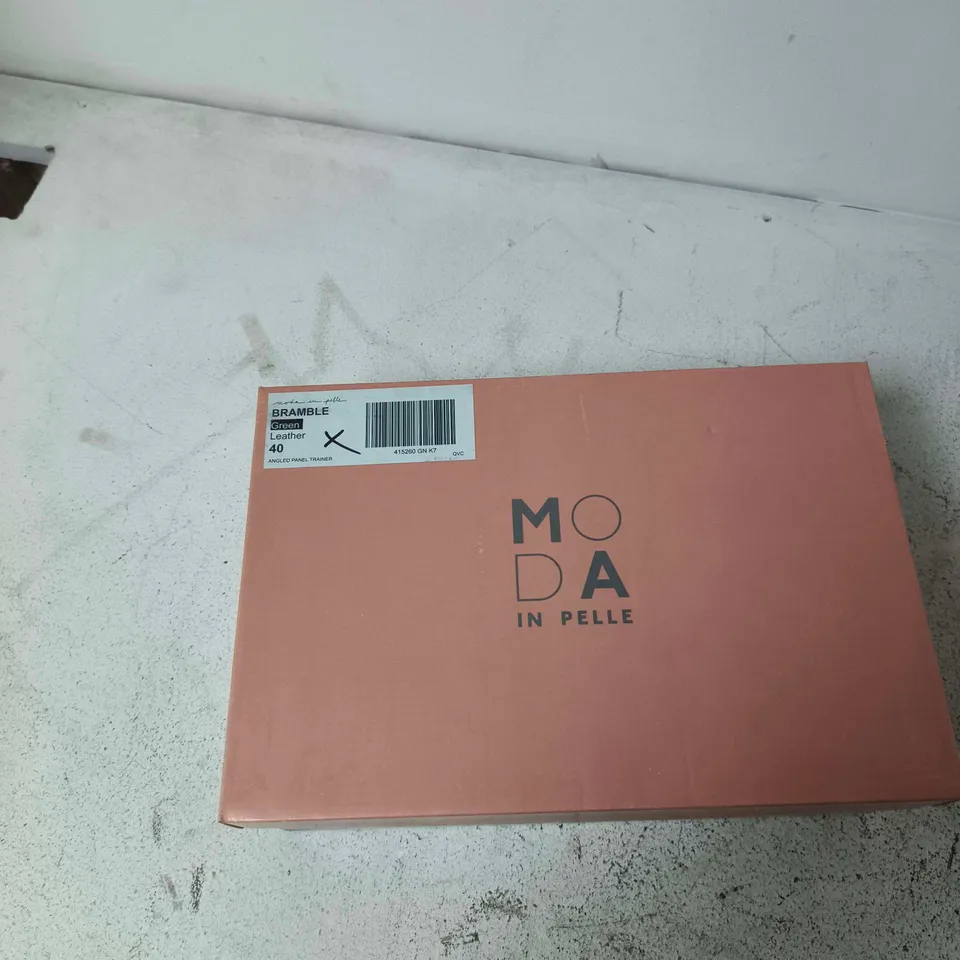 MODA IN PELLE TRAINERS – TEAL LEATHER WITH PINK STRIPE, WHITE LACES UK 6.5