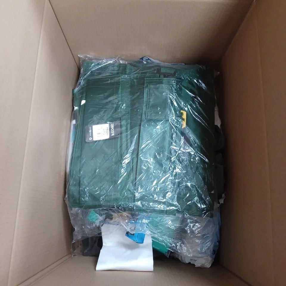 APPROXIMATELY 20 HOUSEHOLD ITEMS TO INCLUDE BEDDING, CAT FLAP AND CLEANING PRODUCTS