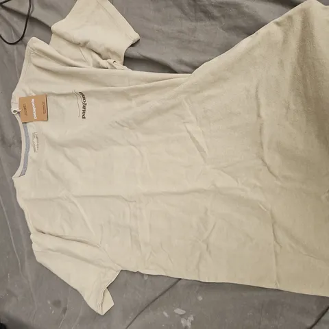 PATAGONIA MEN'S LOGO TEE – BEIGE COTTON T-SHIRT