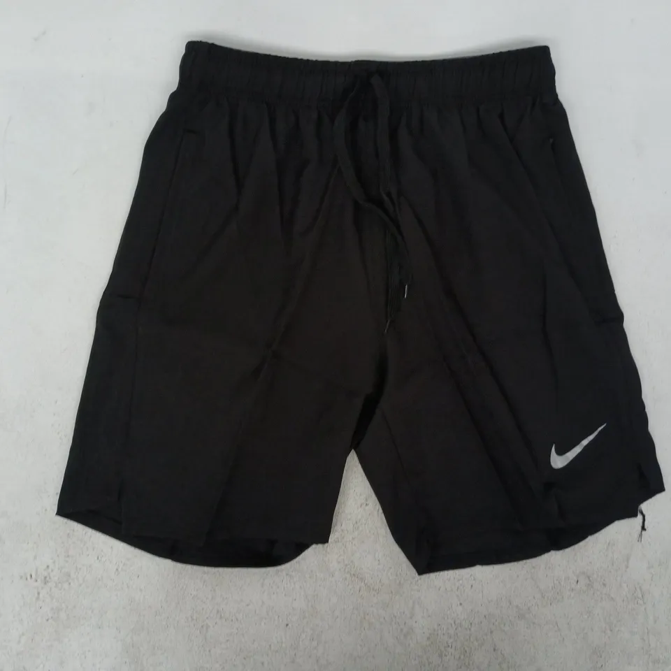 NIKE DRI-FIT STANDARD FIT 5" LENGTH SHORTS IN BLACK SIZE MEDIUM