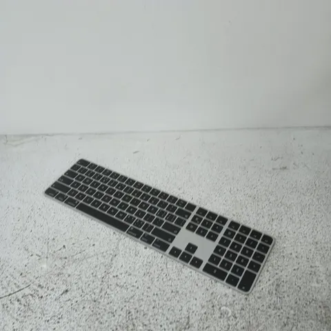 APPLE WIRELESS KEYBOARD – SPACE/ALUMINIUM