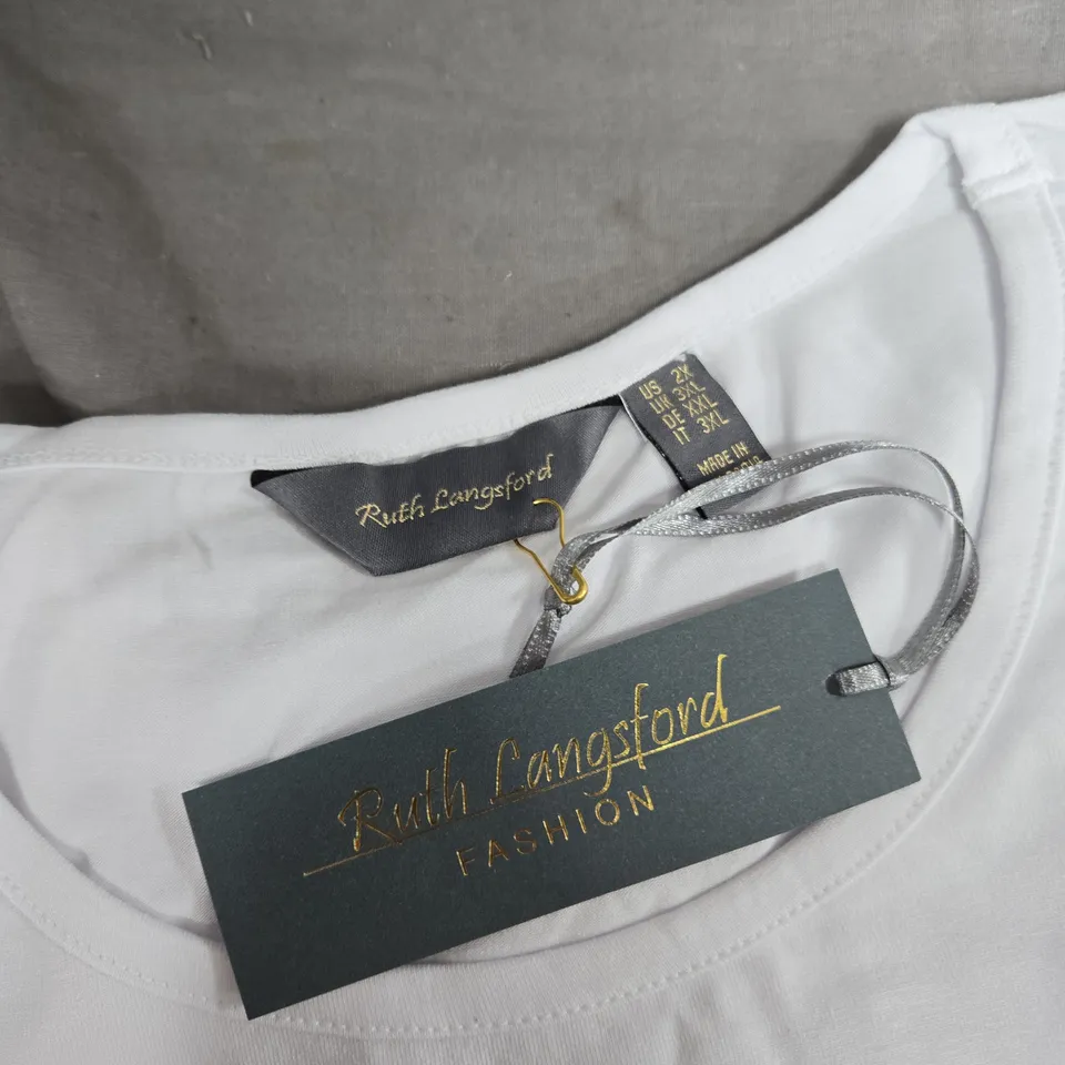 RUTH LANGSFORD FASHION WHITE T‑SHIRT WITH 'C'EST LA VIE' GOLD FOIL PRINT – WOMEN'S TOP UK 3XL