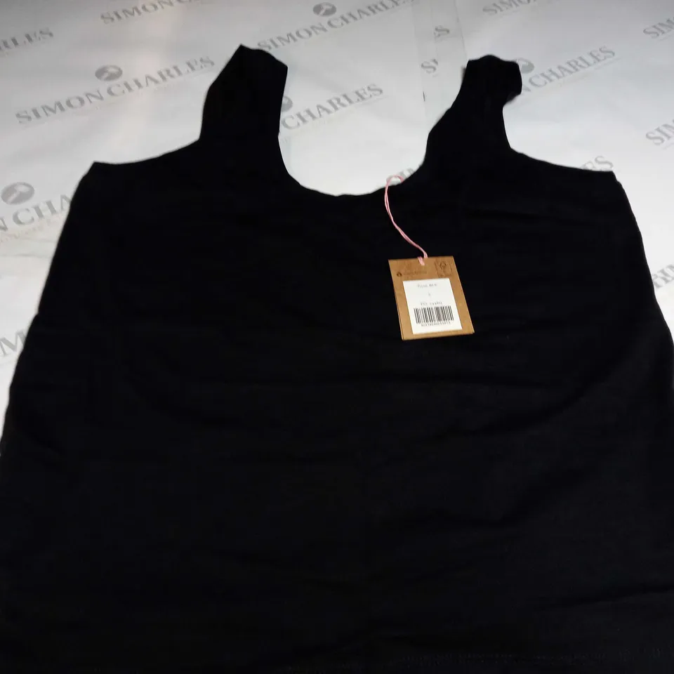 BODEN THIN CROP VEST TOP IN BLACK - SMALL