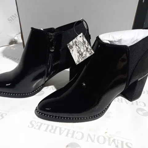 MODA LAVINIA BLACK BOOTS - SIZE 7