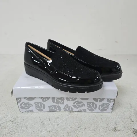 SHOE TREE COMFORT BARBARA BLACK PATENT SLIP-ON SHOES – UK SIZE 6