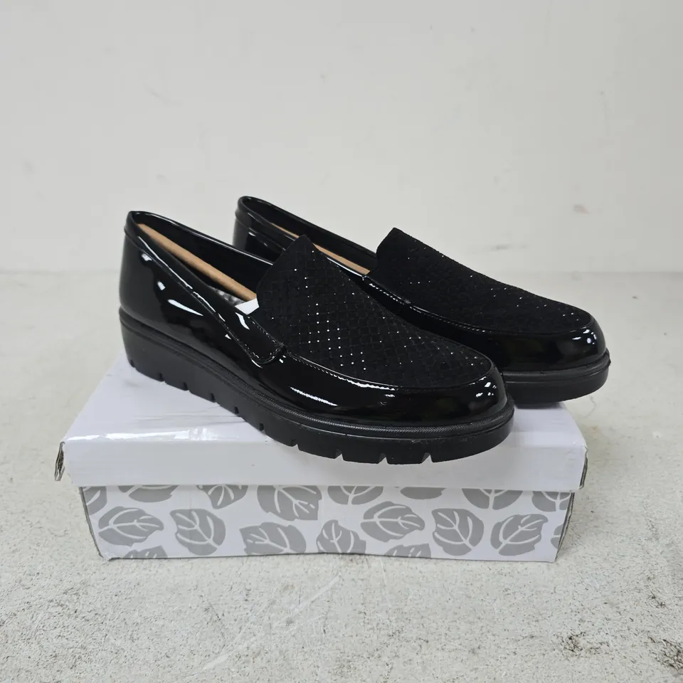 SHOE TREE COMFORT BARBARA BLACK PATENT SLIP-ON SHOES – UK SIZE 6