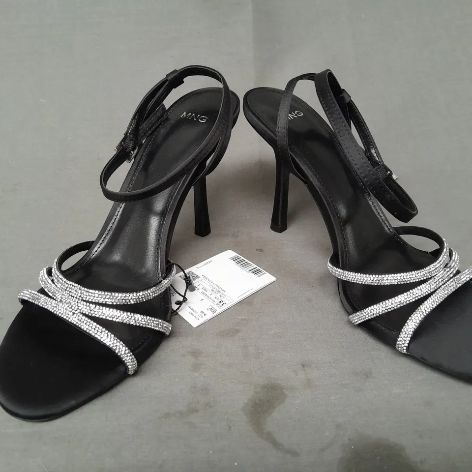 BOXED PAIR OF MNG OPEN TOE HEELED SANDALS IN BLACK W. JEWEL EFFECT EU SIZE 38