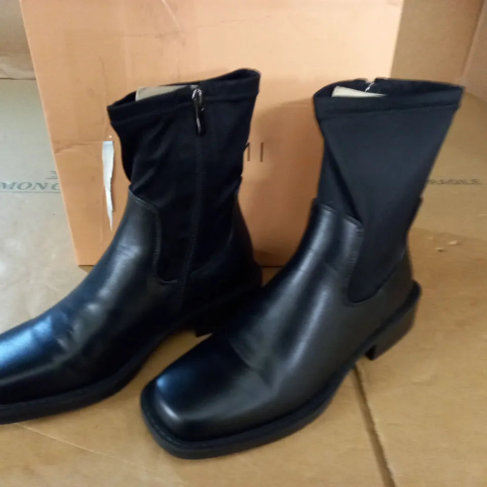 PAIR OF SIMMI CARRINGTON BLACK BOOTS - UK 6