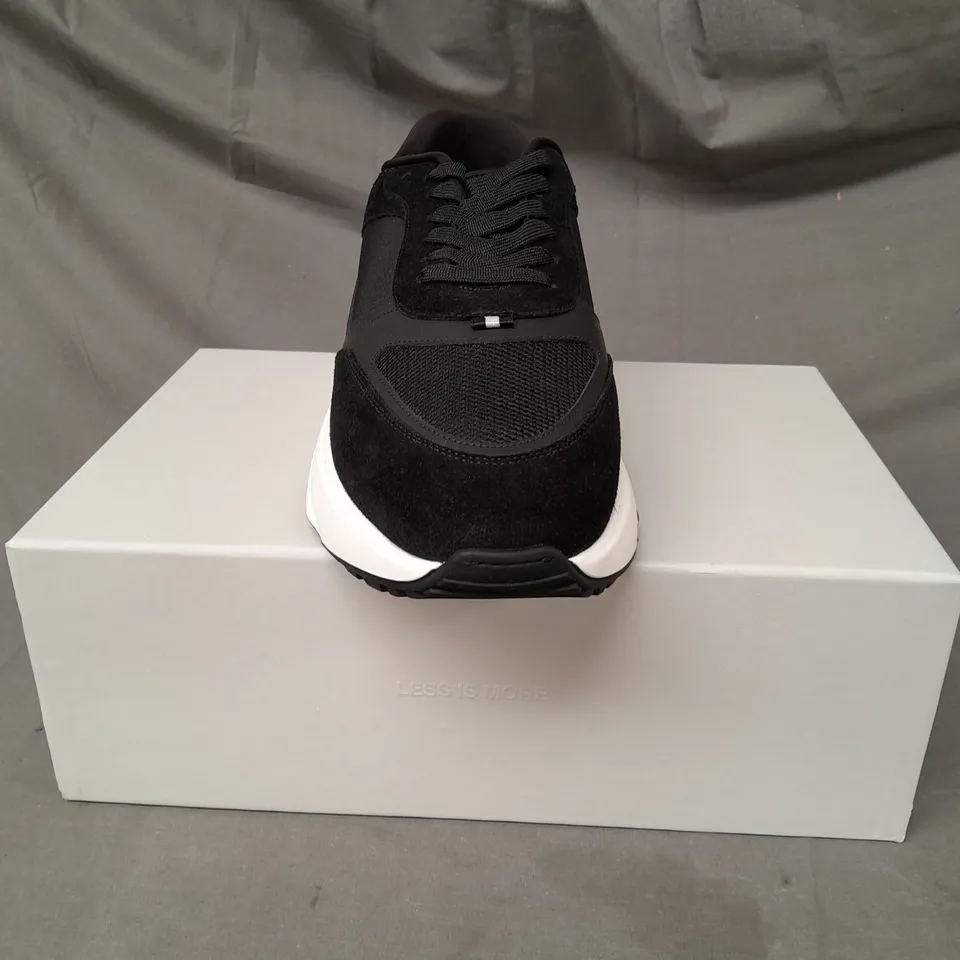 BOXED PAIR OF ARNE TECHNICAL RUNNER SHOES IN BLACK UK SIZE 12