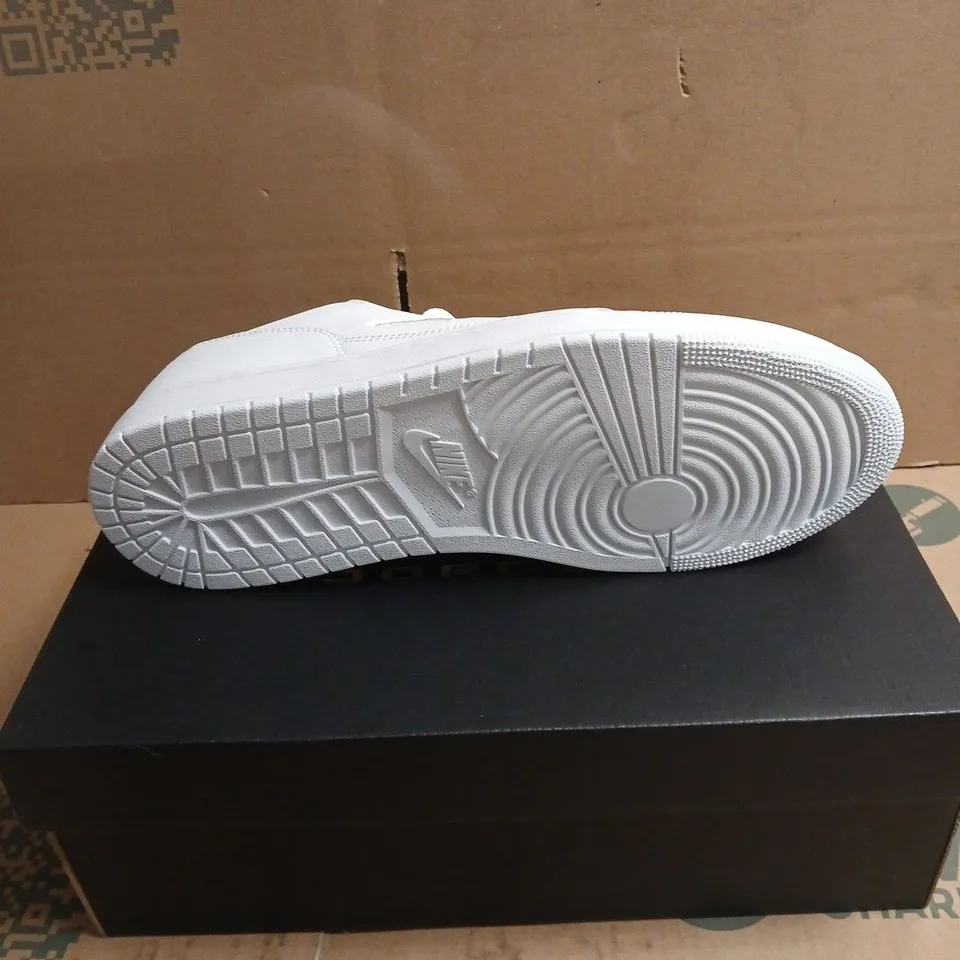 NIKE JORDAN WHITE TRAINERS BOXED SIZE 10
