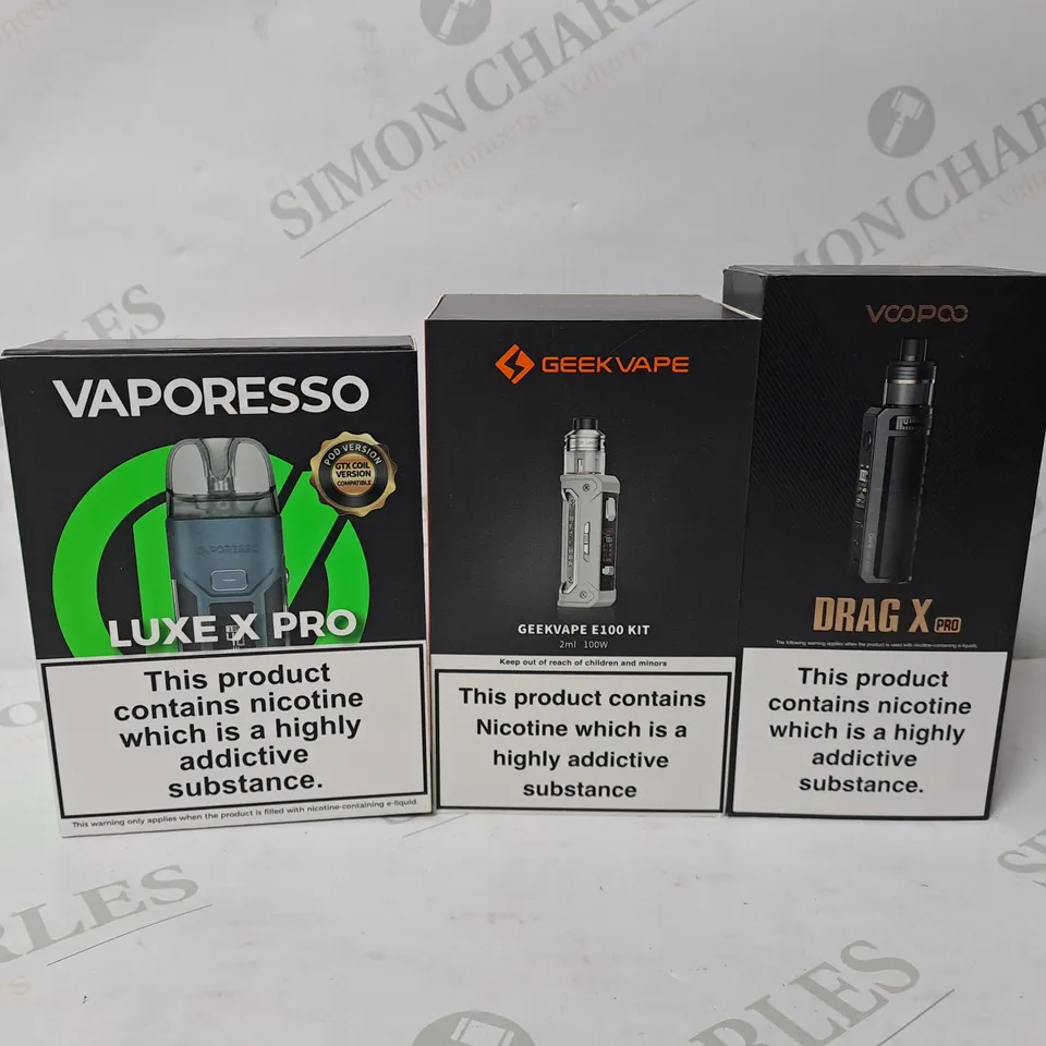 APPROXIMATELY 10 ASSORTED E-CIGARETTE PRODUCTS TO INCLUDE GEEKVAPE LUXE X PRO, GEEKVAPE E100 KIT, VOOPOO DRAG X PRO