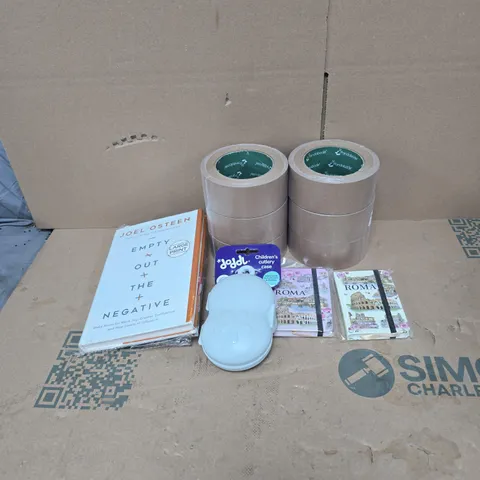 TOTE OF APPROXIMATELY 15 ASSORTED HOUSEHOLD ITEMS TO INCLUDE JOEL OSTEEN LARGE PRINT BOOK, TAPE X 6, CHILDRENS CUTLERY CASE, MINI "ROMA" BOOKS ETC
