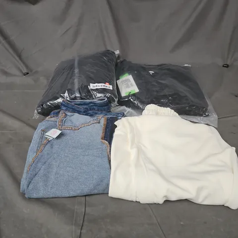 BOX OF APPROXIMATELY 20 ASSORTED CLOTHING ITEMS TO INCLUDE BLACK JEANS, DENIM JEANS, CREAM JOGGING BOTTOM, BLACK ZIP UP HOODIE ETC