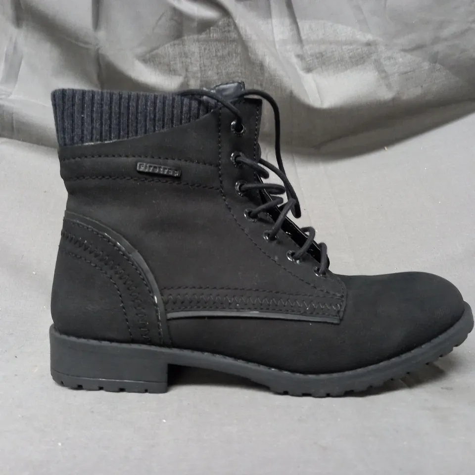 BOXED PAIR OF FIRETRAP MYSTIC BOOTS IN BLACK UK SIZE 5