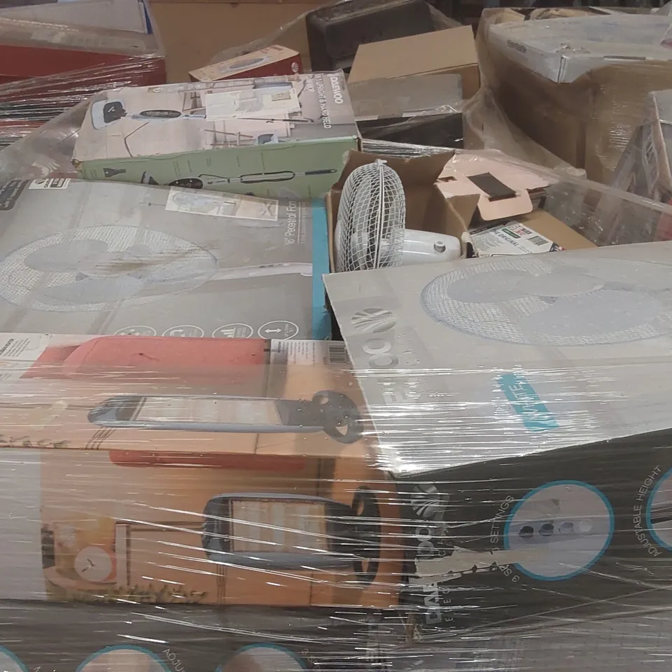 PALLET CONTAINING A VERY LARGE QUANTITY OF ASSORTED ELECTRIC ITEMS INCLUDING: DAEWOO PEDESTAL FAN, FOLDABLE HEATED AIRER, HALOGEN HEATER ECT