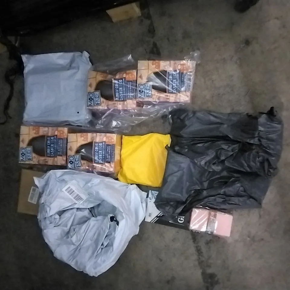 PALLET OF ASSORTED ITEMS INCLUDING DERUSTING WEEDING WHEELS, BUNNY COMB EASTER EGG, GLASS SCREEN PROTECTOR, TABLET CASES, SET OF 2 SUN AND MOON TAPESTRY, DOUBLE PLANT HANGERS