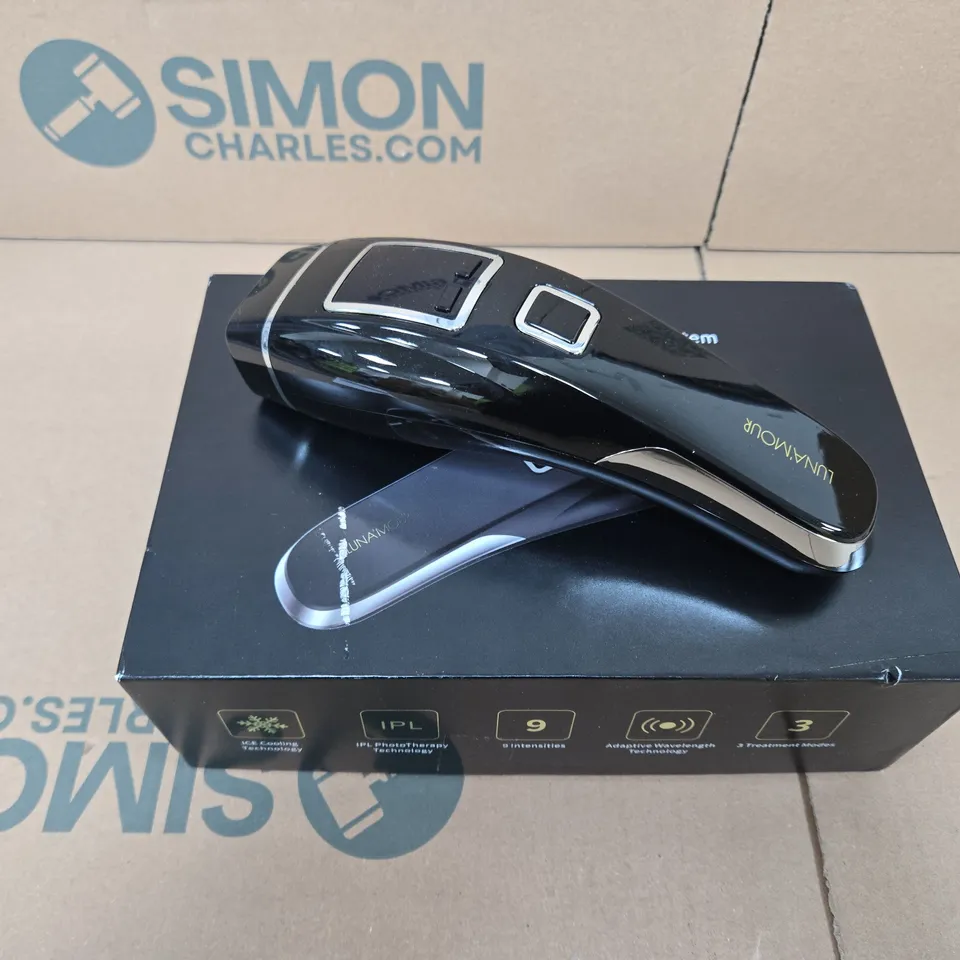 LUNA'MOUR COOLPRO BLEMISH & HAIR REMOVAL SYSTEM – PHOTOTHERAPY ICE TECHNOLOGY FACE & BODY DEVICE - BOXED