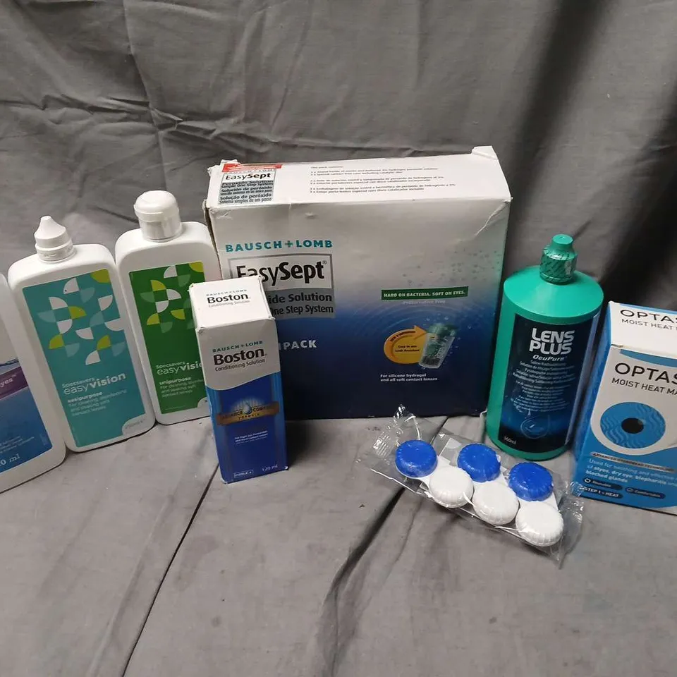 APPROXIMATELY 20 ASSORTED EYECARE & HEALTHCARE PRODUCTS TO INCLUDE OPTASE MOIST HEAT MASK, LENS PLUS OCUPURE, BAUSCH + LOMB EASYSEPT MULTIPACK, ETC - COLLECTION ONLY