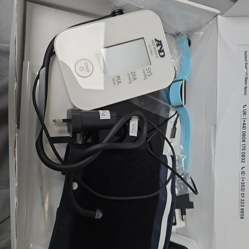 A&D MEDICAL DIGITAL BLOOD PRESSURE MONITOR WITH ARM CUFF 