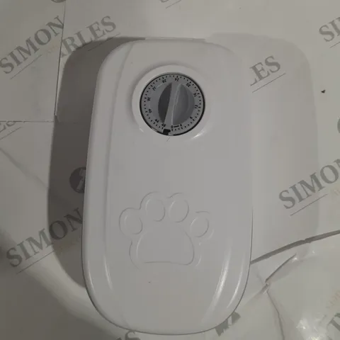 AUTOMACTIC PET FEEDER