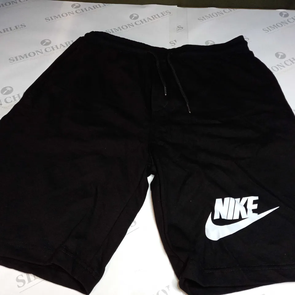 NIKE STRETCH SHORTS IN BLACK - XL