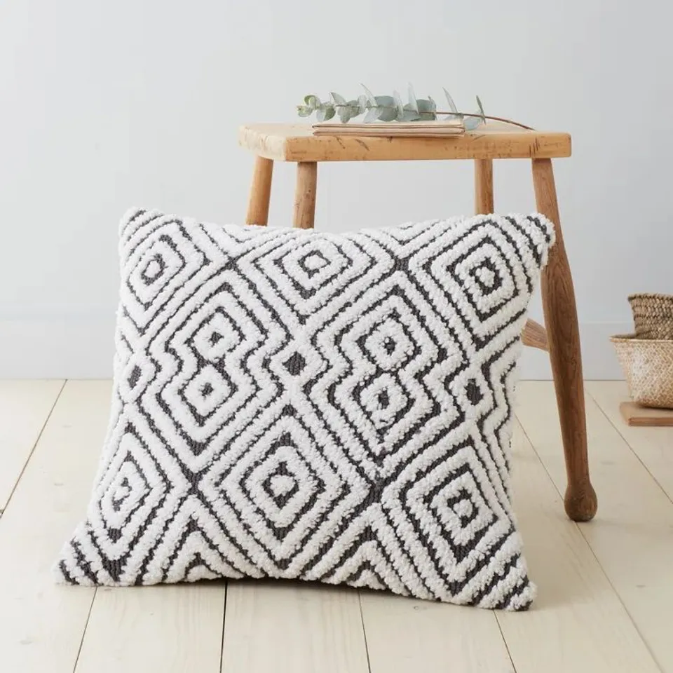GLOBAL TUFTED 50X50CM CUSHION