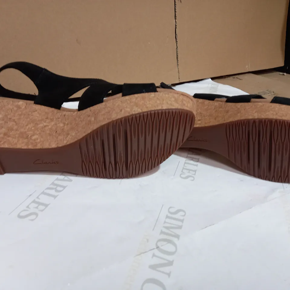 BOXED CLARKS ANNADEL BARI WEDGE SANDAL WIDE FIT BEIGE STYLE SIZE 6